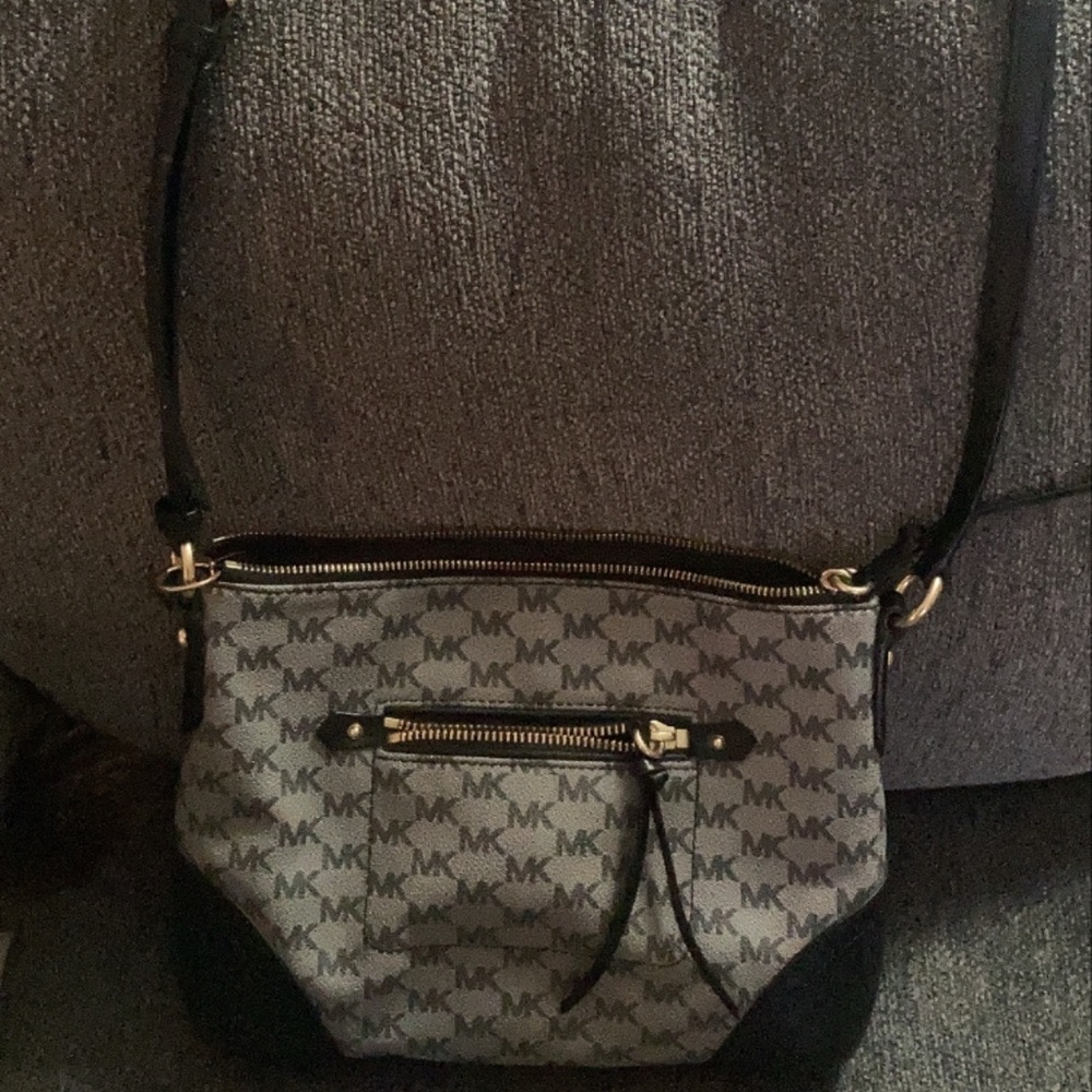 Grey and black Michael Kors shoulder bag